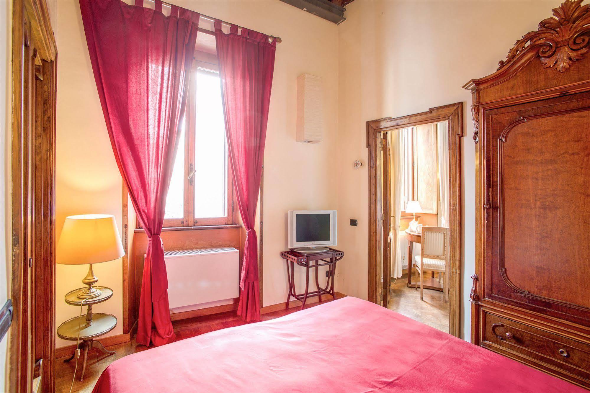 La Casa Del Capitano Hotel Rome Exterior photo