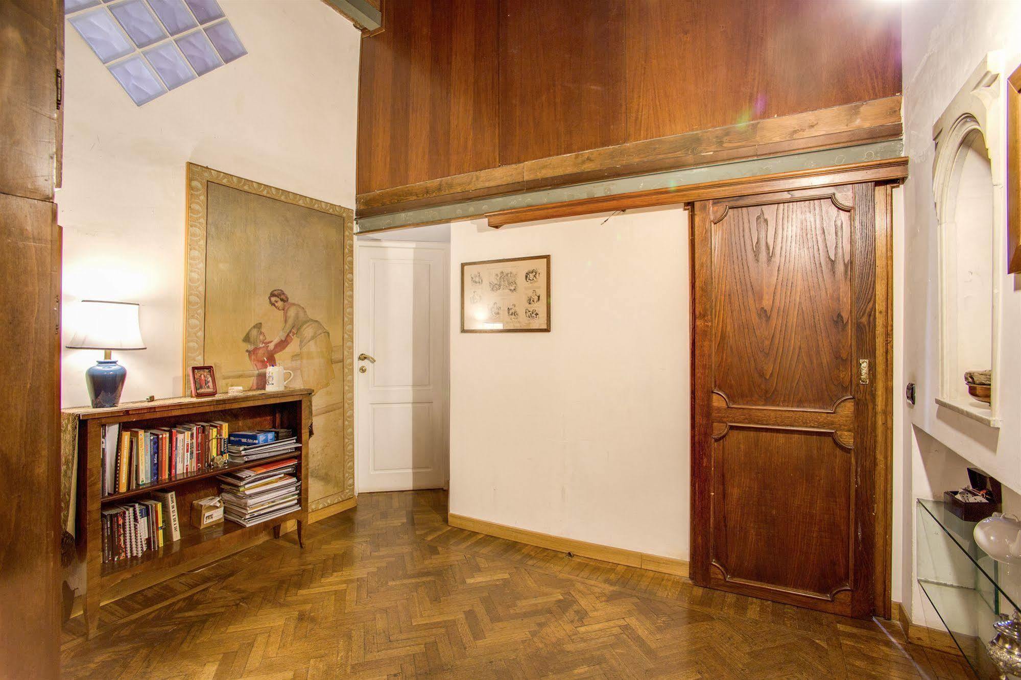 La Casa Del Capitano Hotel Rome Exterior photo